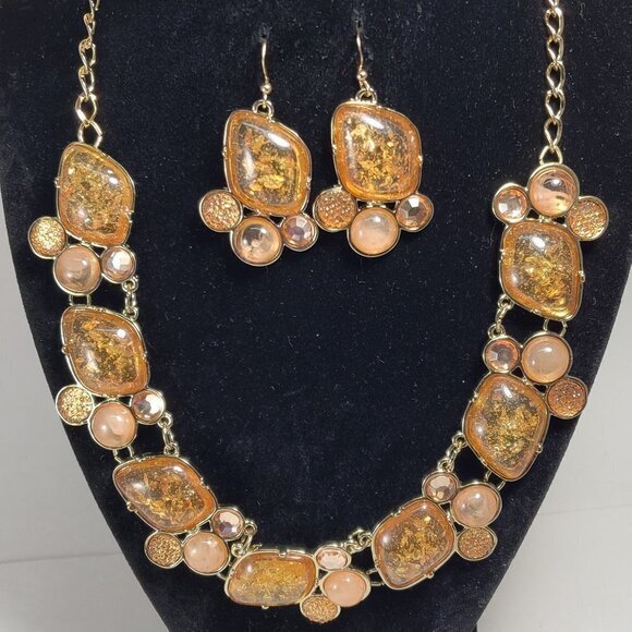 Gold-Tone Statement Necklace & Stone Drop Earrings Set – Elegant Women’s Jewelry - Picture 5 of 9